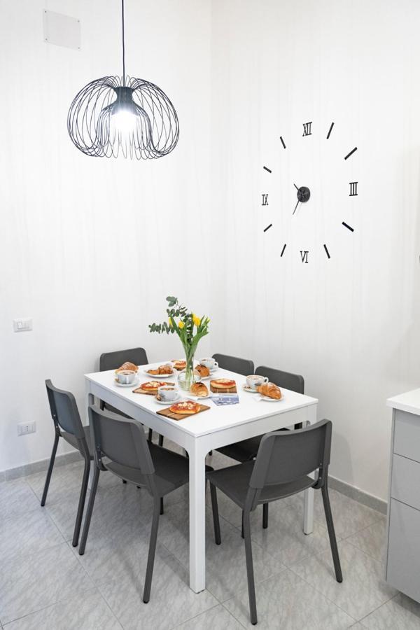 Preziosi 61 Apartment Naples Luaran gambar